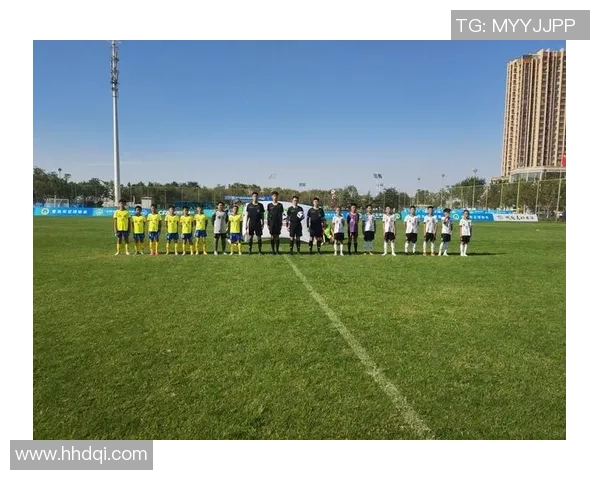 鹏利足球引领新时代足球潮流助力青少年成长与发展